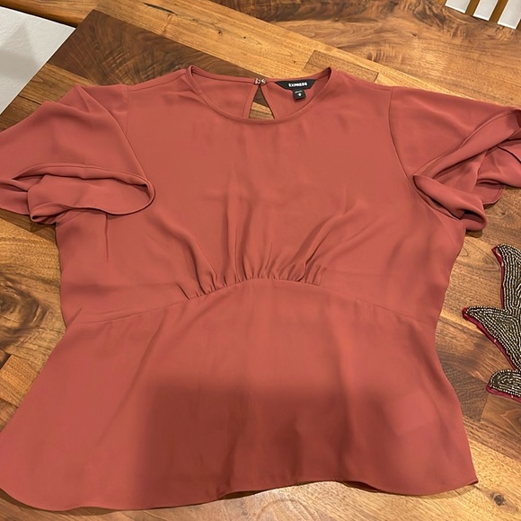 Express Tops - Express medium very clean top